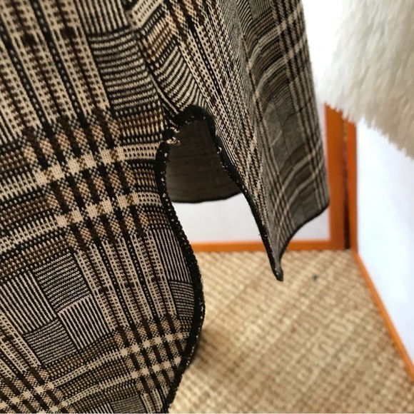 HELLY plaid dress. - Picture 6 of 11